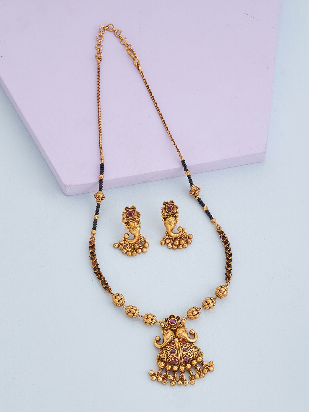 

Kushal's Fashion Jewellery Gold-Plated Stone Studded & Beaded Ruby Antique Mangalsutra With Earring, Black
