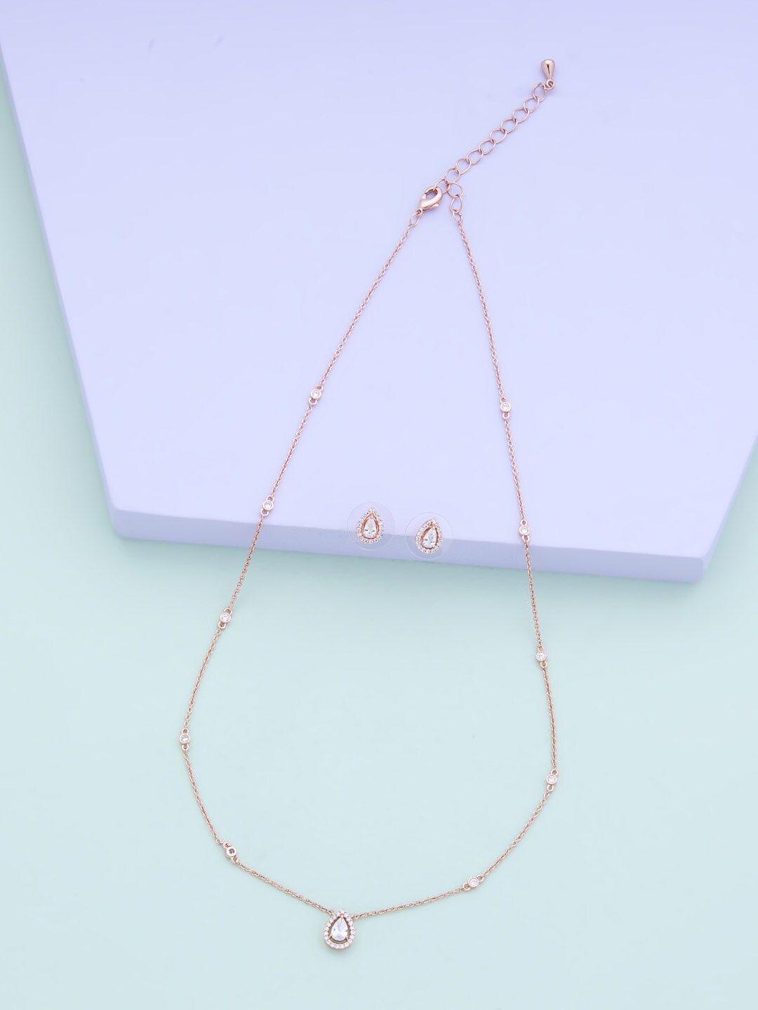 

Kushal's Fashion Jewellery Rose Gold & White Copper Rose Gold-Plated Chain