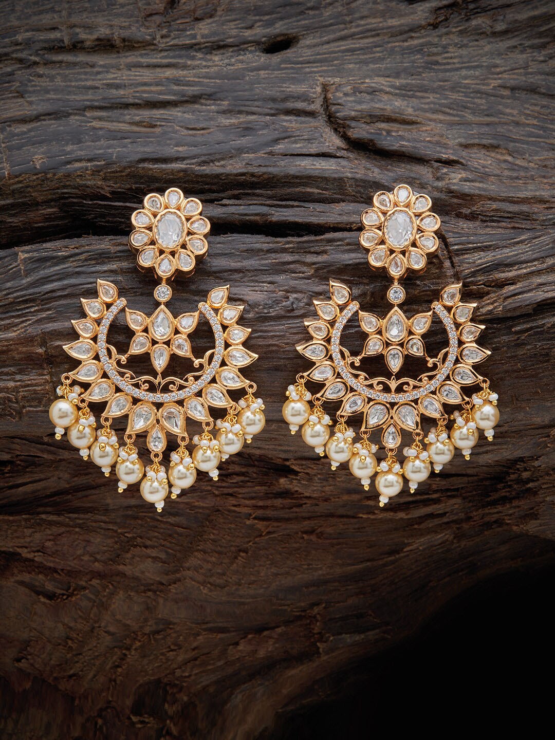 

Kushal's Fashion Jewellery Gold-Plated Crescent Shaped Chandbalis Earrings