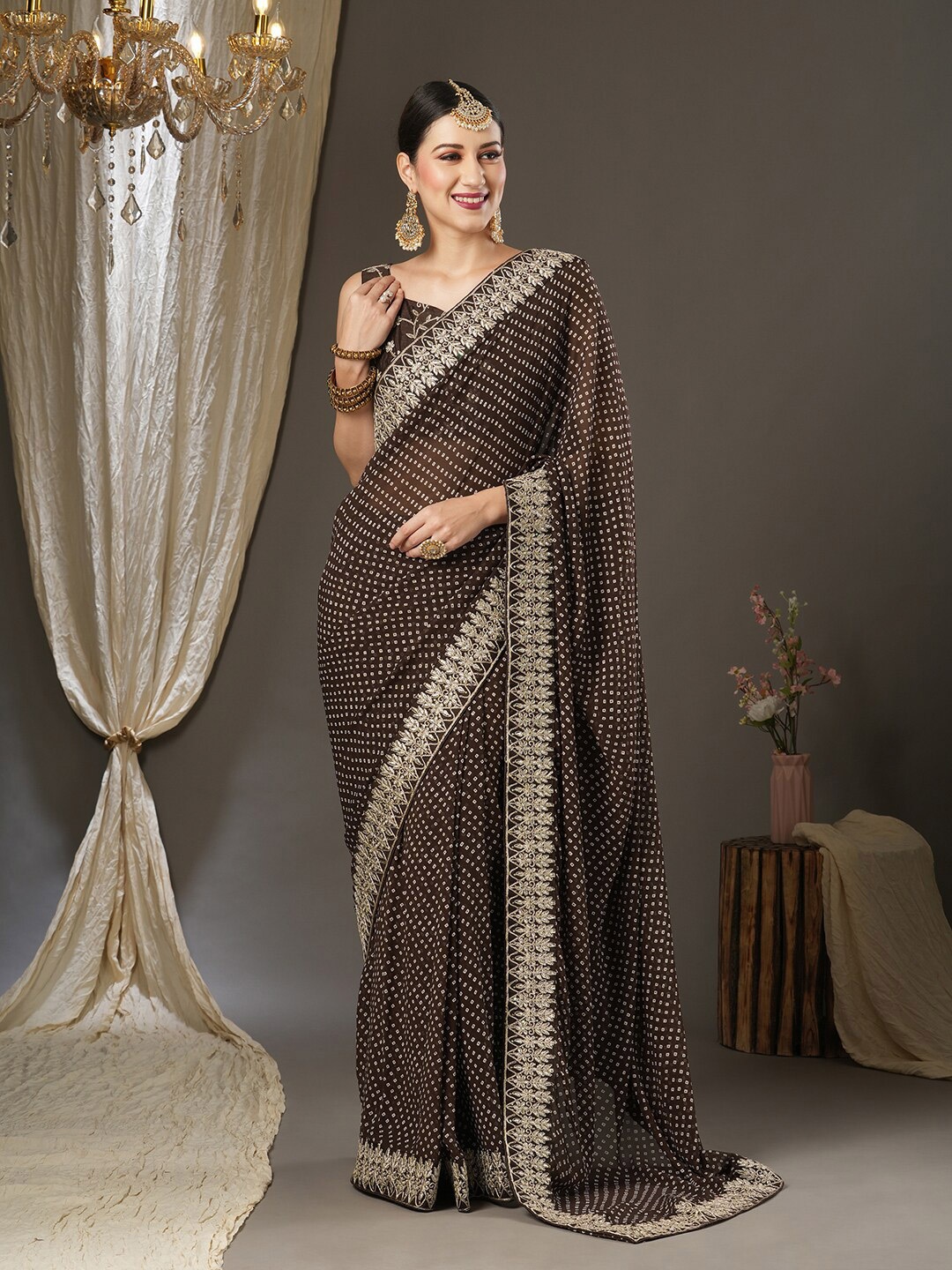 

Mitera Bandhani Printed Embroidered Poly Georgette Bandhani Saree, Brown