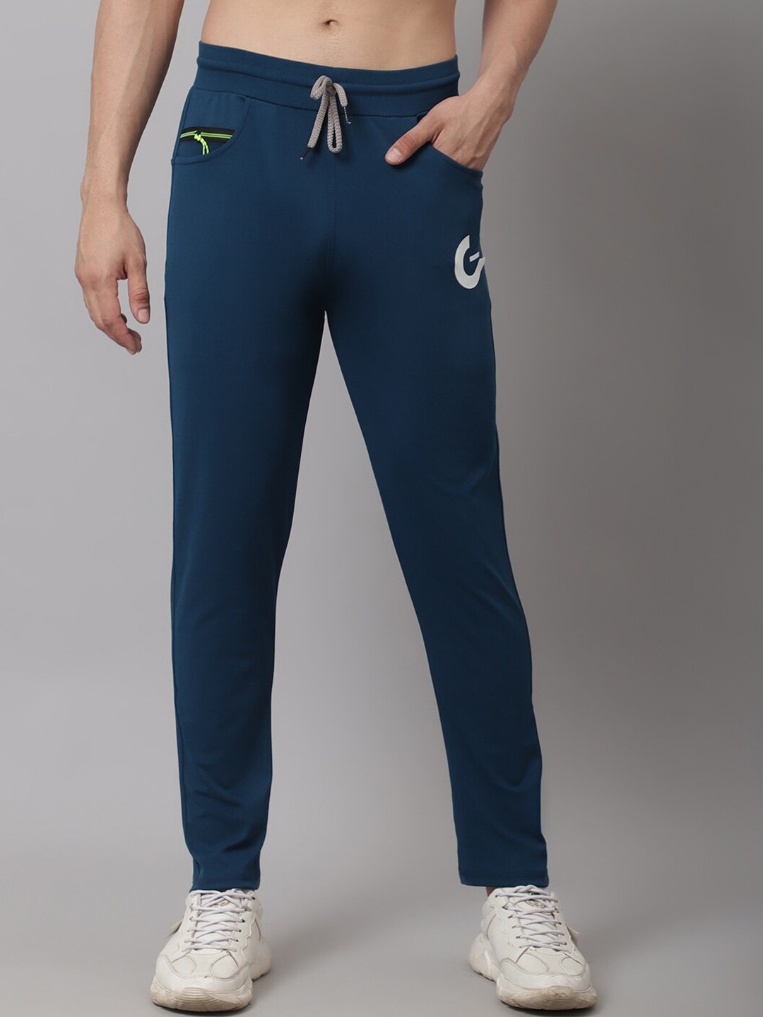 

GRACIT Men Regular-Fit Joggers, Blue