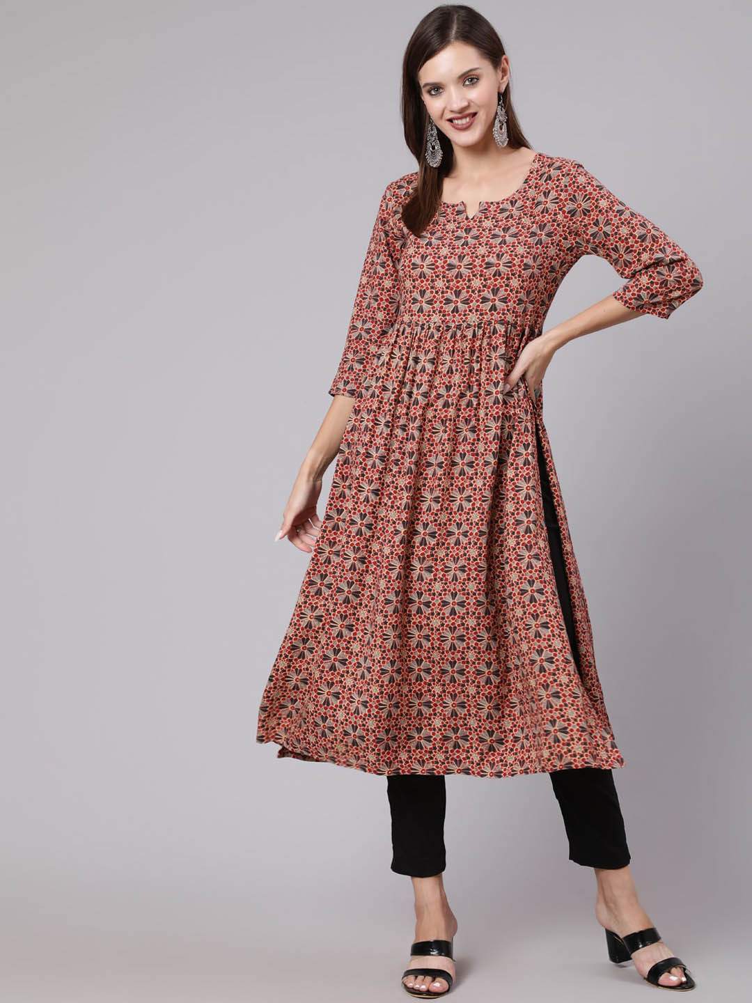 

GULMOHAR JAIPUR Women Floral Printed Kurta, Maroon
