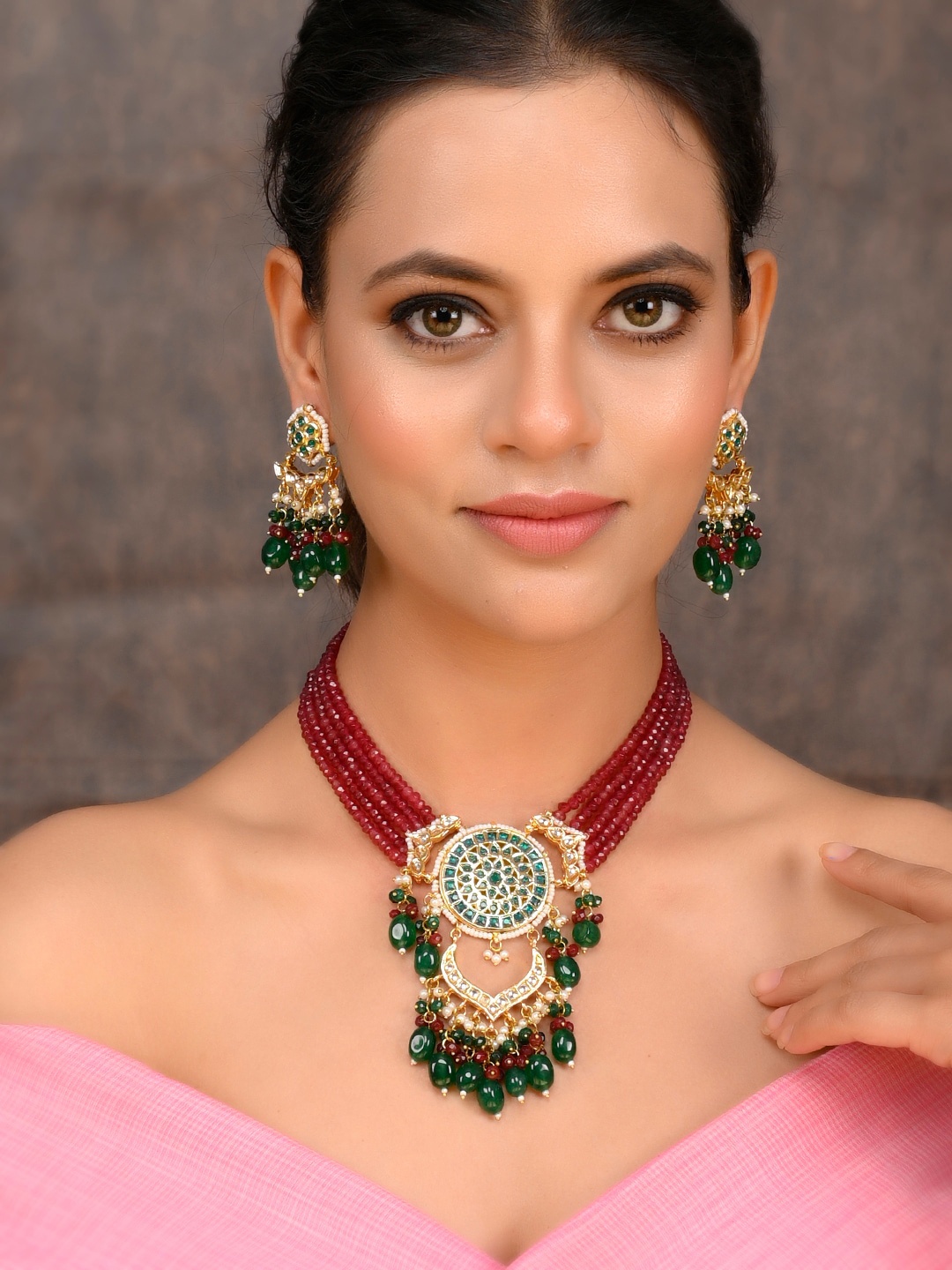 

DASTOOR Gold-Plated Kundan Beaded & Studded Jewellery Set, Red