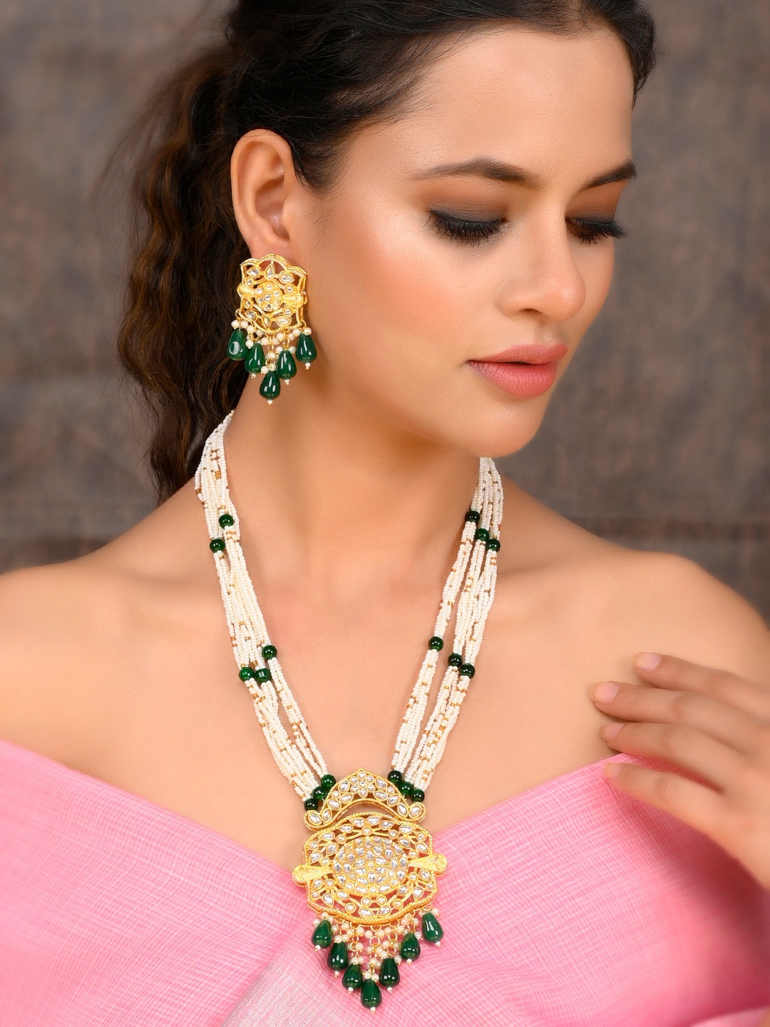 

DASTOOR Gold-Plated Kundan-Studded & Beaded Jewellery Set, White