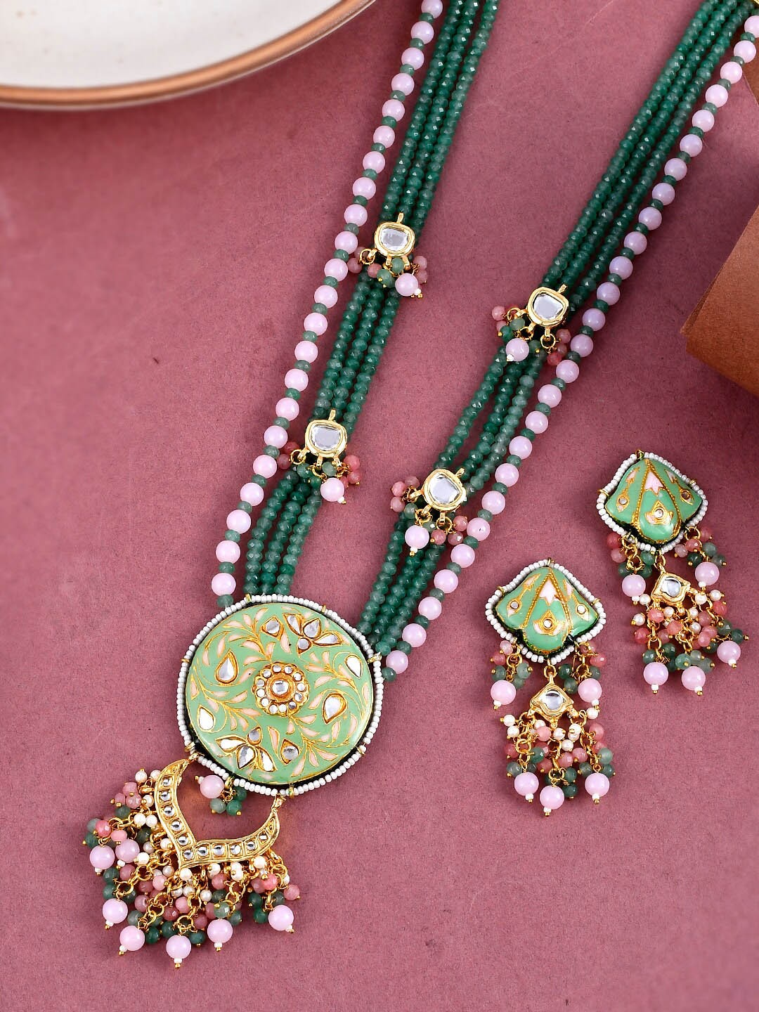 

DASTOOR Gold-Plated Kundan Studded Brass Jewellery Set, Green