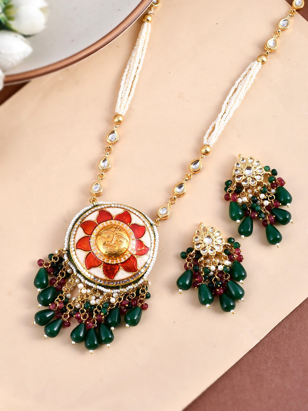 

DASTOOR Gold-Plated Kundan Studded & Beaded Jewellery Set