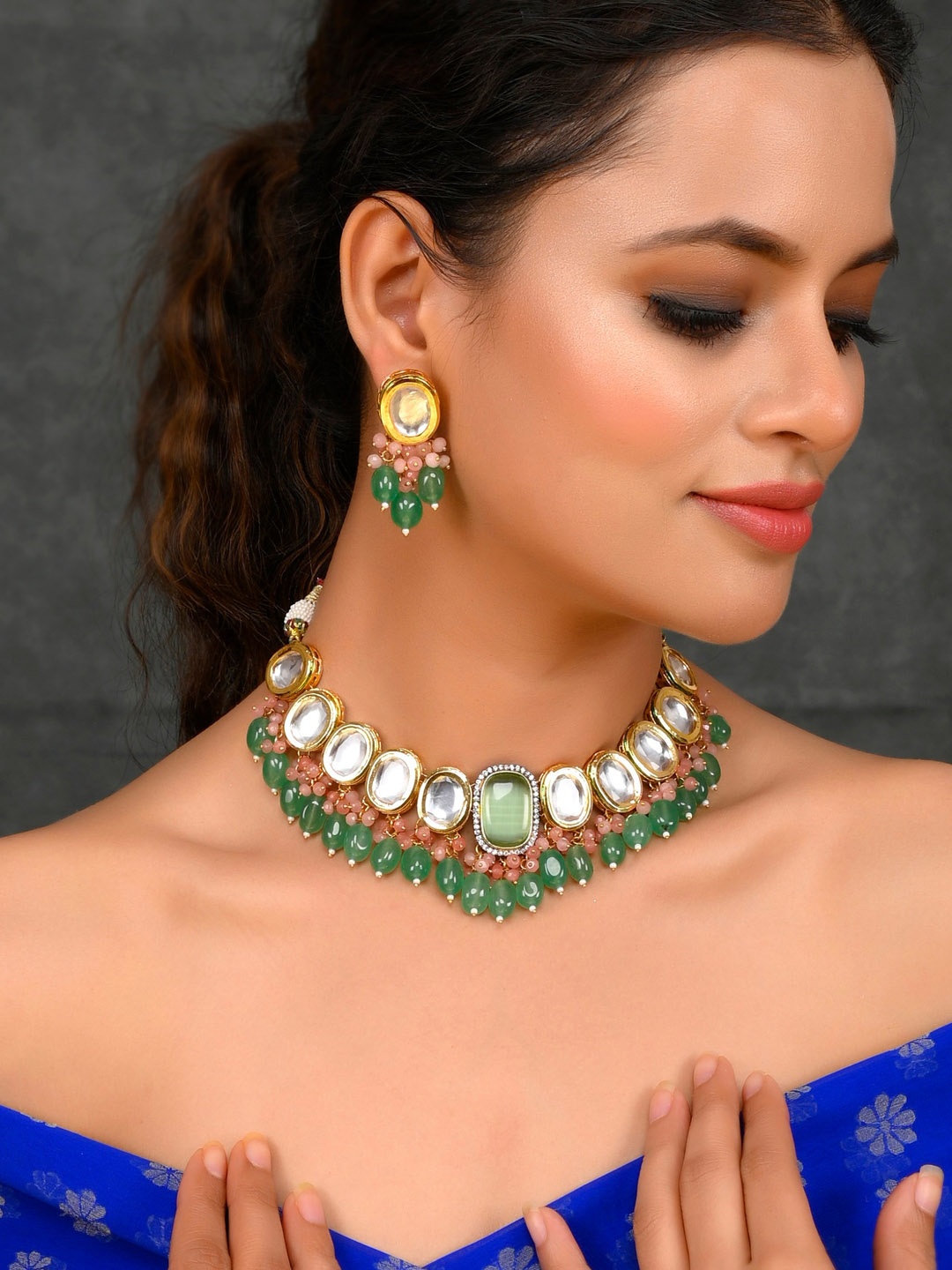 

DASTOOR Gold-Plated Kundan Studded & Beaded Jewellery Set