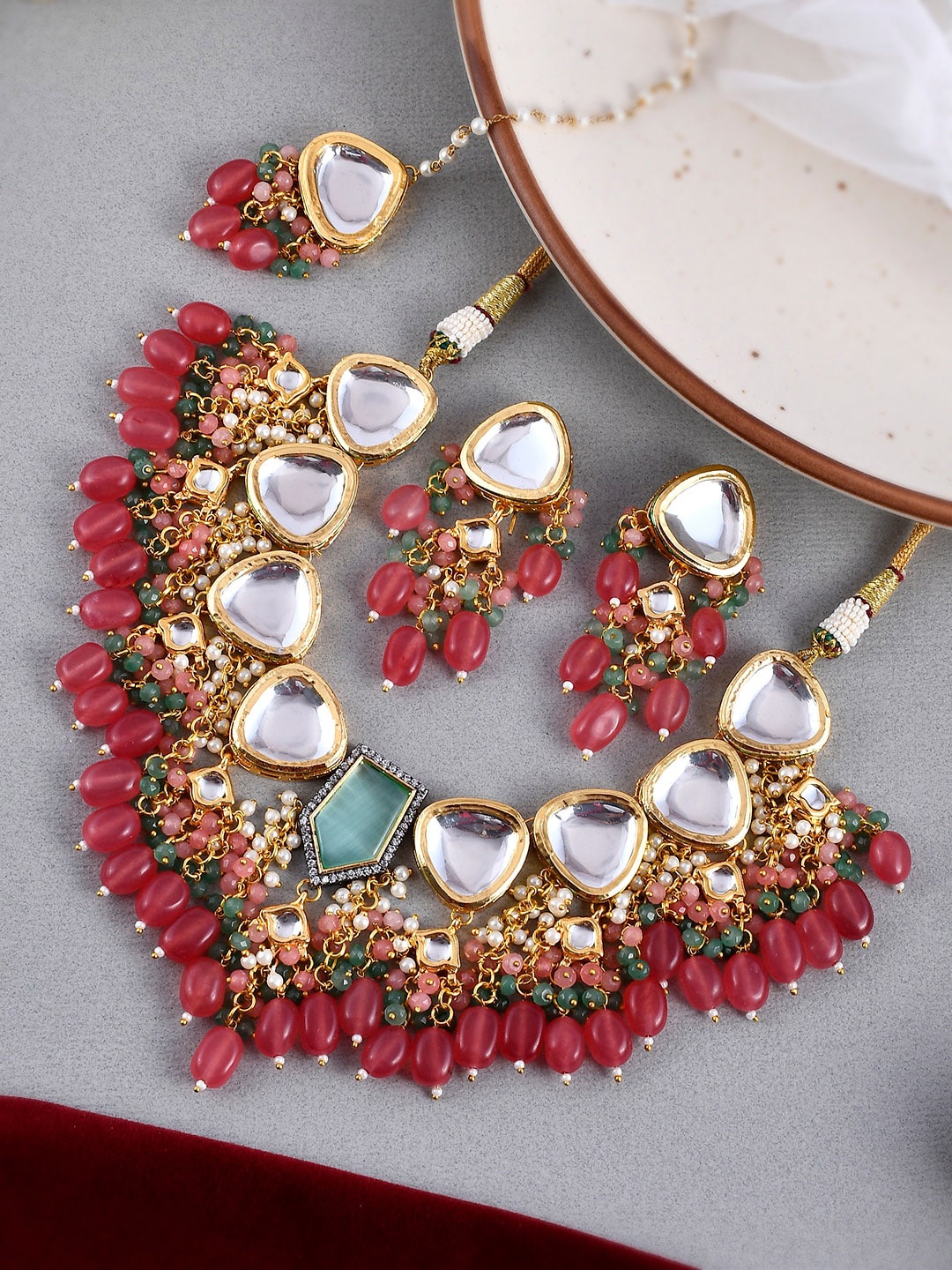 

DASTOOR Gold-Plated Kundan Studded & Beaded Jewellery Set