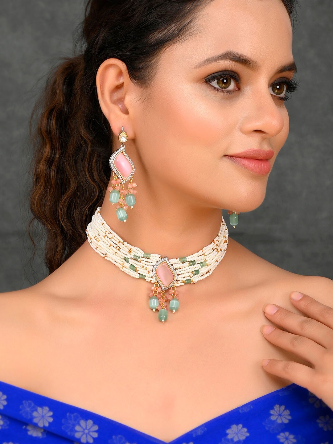 

DASTOOR Gold-Plated Kundan Studded & Beaded Jewellery Set