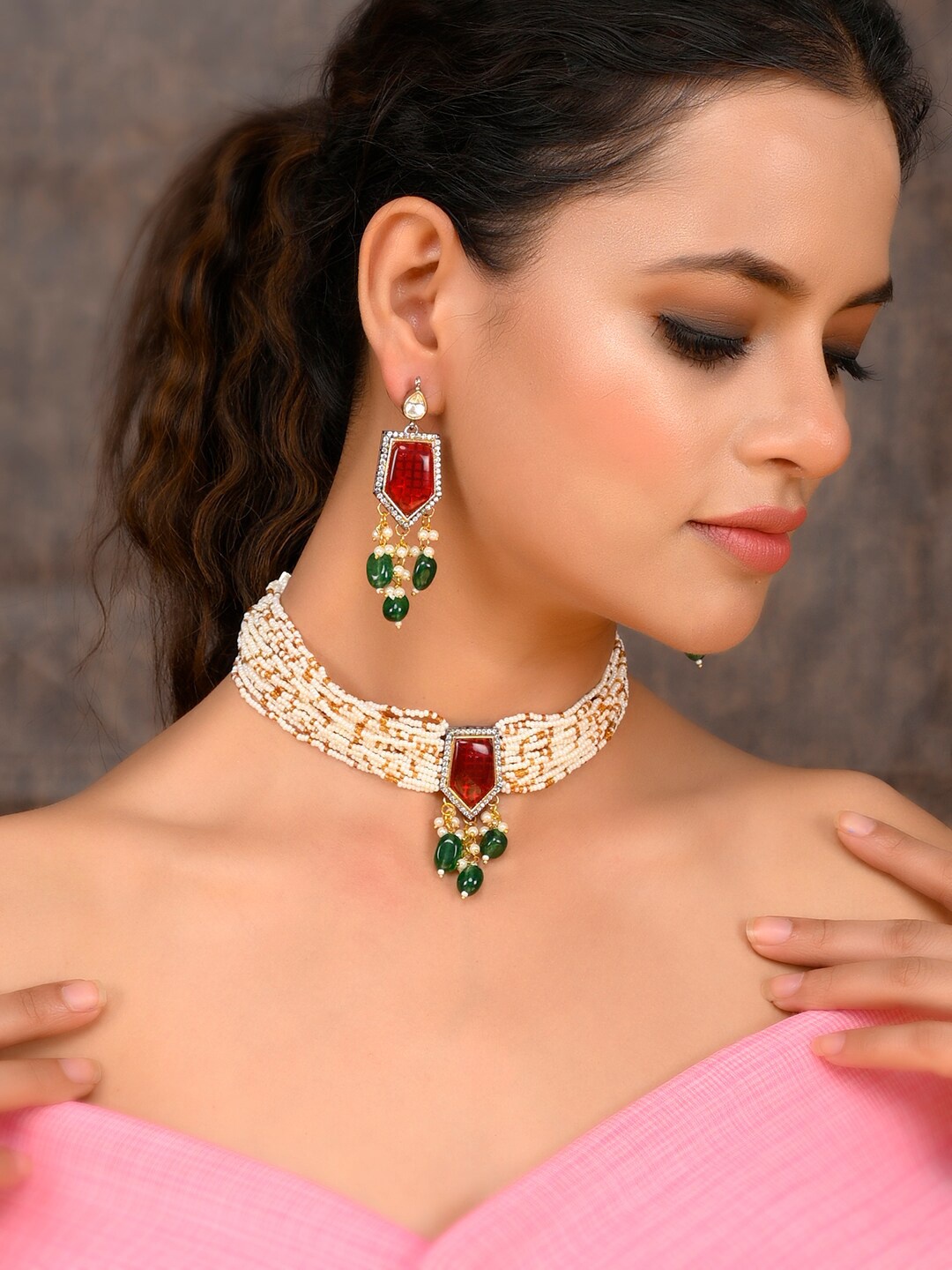 

DASTOOR Gold-Plated Kundan Stone-Studded & Beaded Jewellery Set
