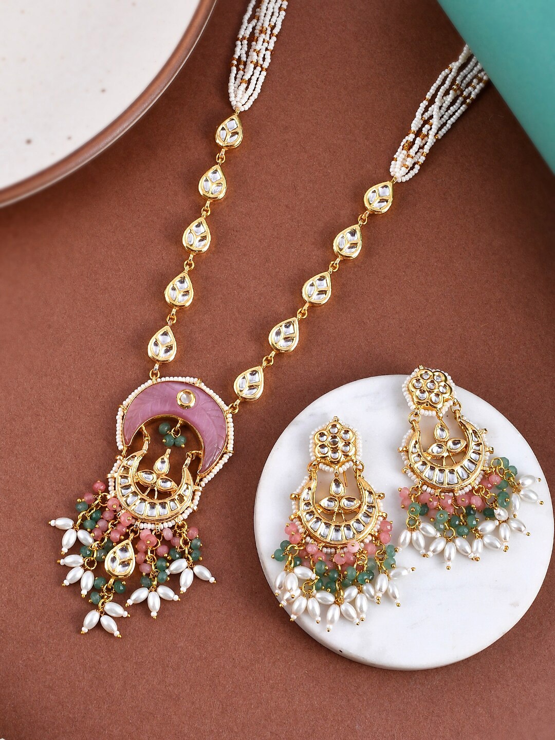 

DASTOOR Gold-Plated Kundan-Studded & Beaded Jewellery Set