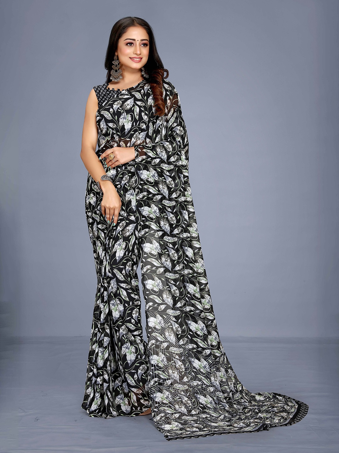 

VENISA Black & White Floral Bagh Saree