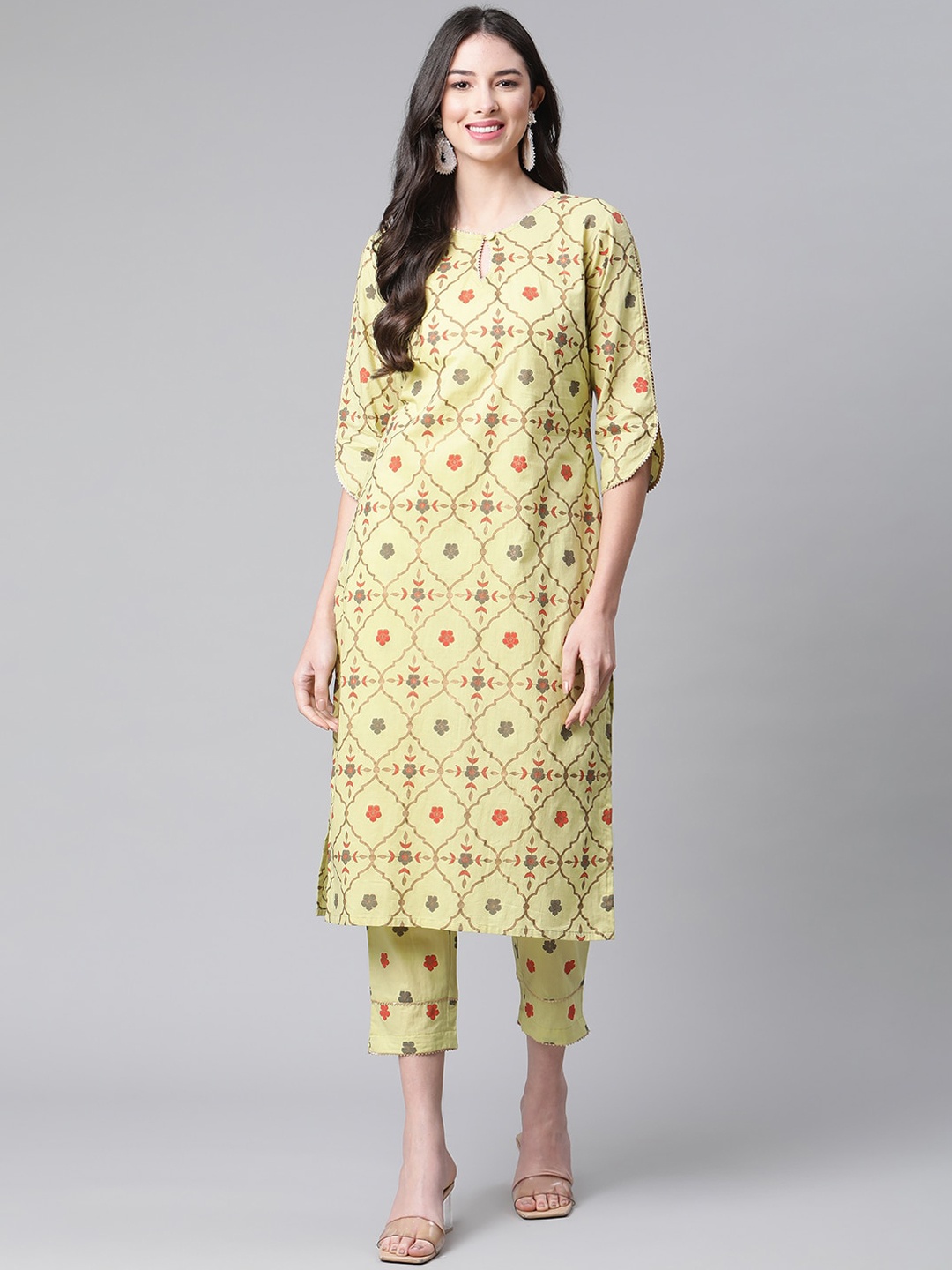 

Indibelle Keyhole Neck Ethnic Motifs Printed Gotta Patti Cotton Kurta, Green