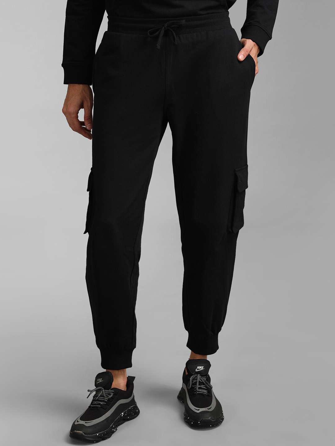 

KZ07 By Kazo Men High-Rise Cotton Cargos Trouser, Black