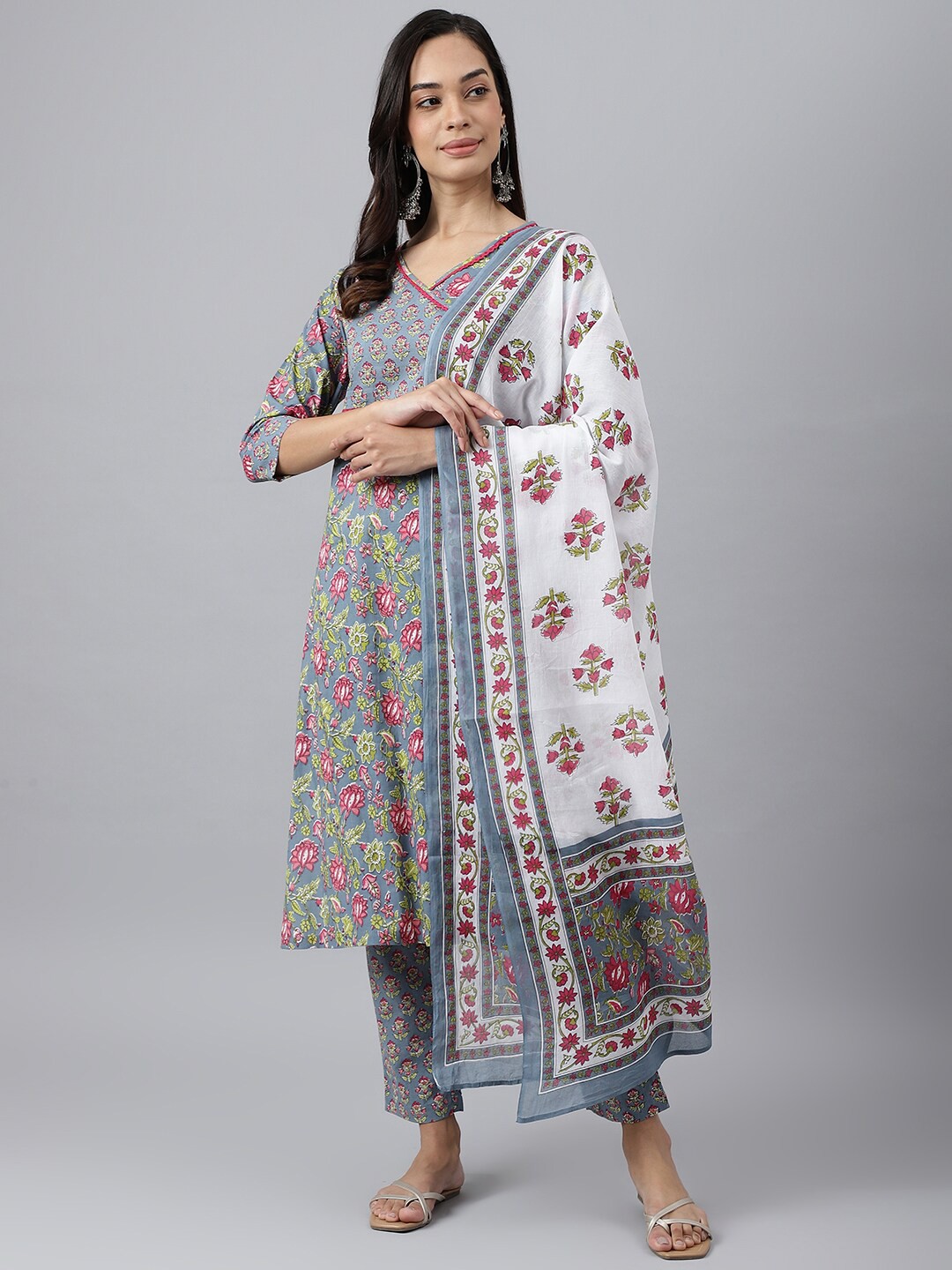 

MEESAN Women Floral Printed Pure Cotton Kurta with Trousers & Dupatta, Grey