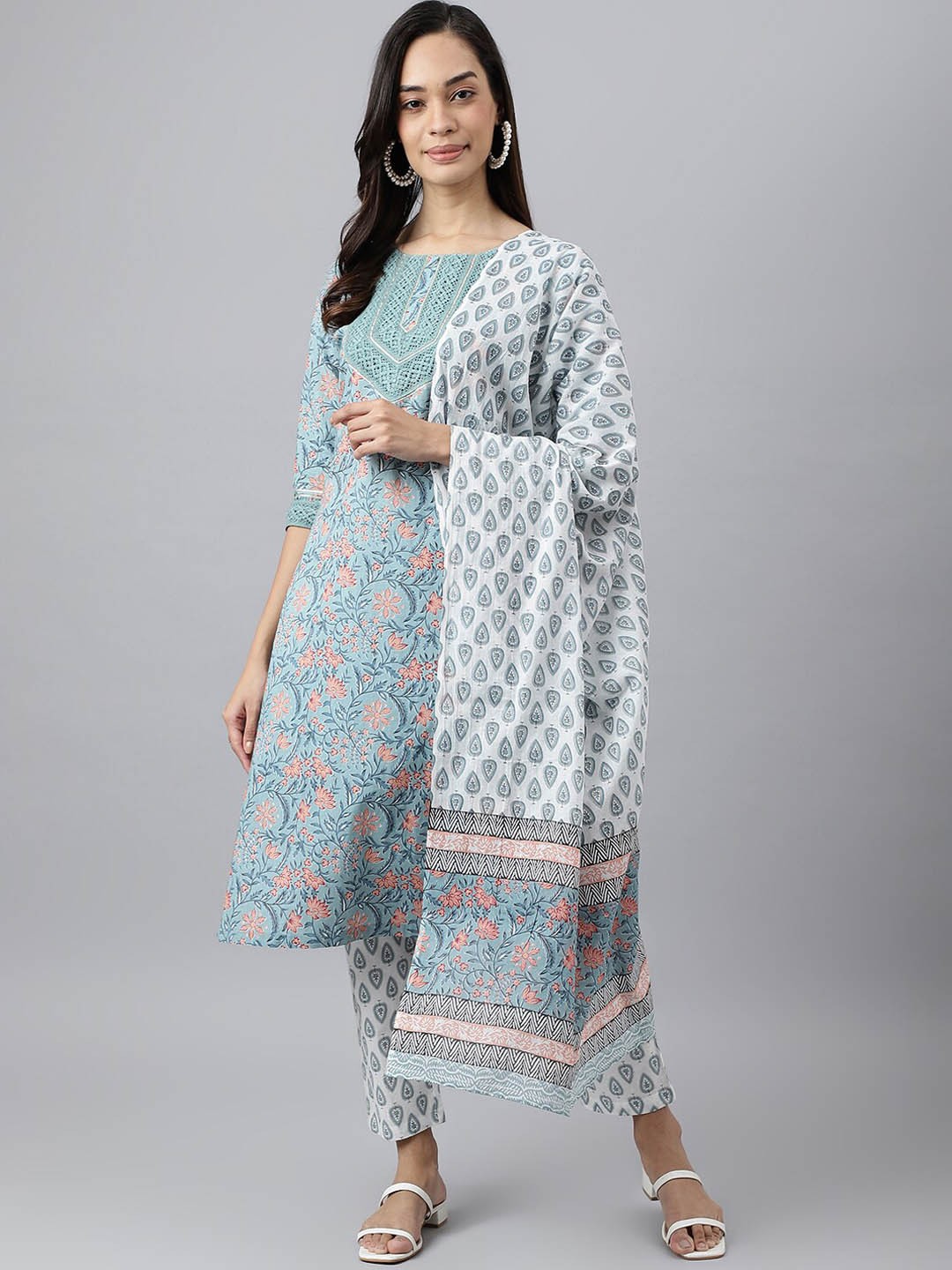 

MEESAN Women Floral Printed Pure Cotton Kurta with Trousers & Dupatta, Blue