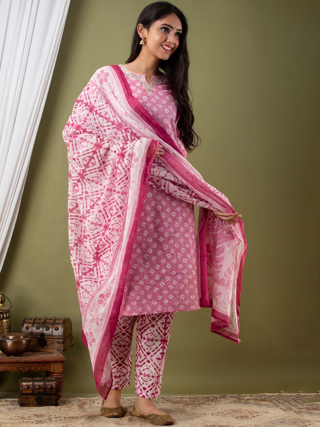 

JAIPUR FASHION MODE Women Pink Bandhani Printed Pure Cotton Kurta with Trousers & Dupatta