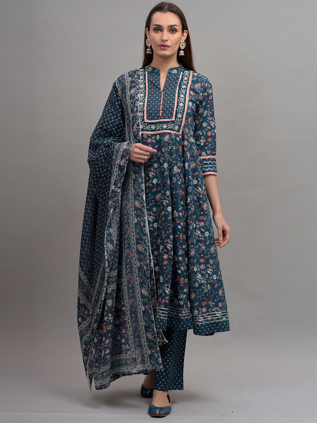 

OMASK Women Floral Printed Thread Work Pure Cotton Kurta with Trousers & Dupatta, Teal