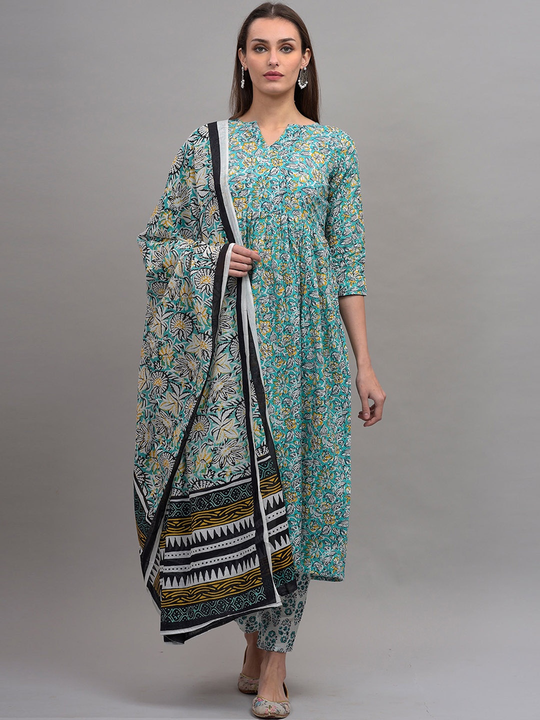 

OMASK Women Floral Printed Empire Pure Cotton Kurta with Trousers & Dupatta, Green