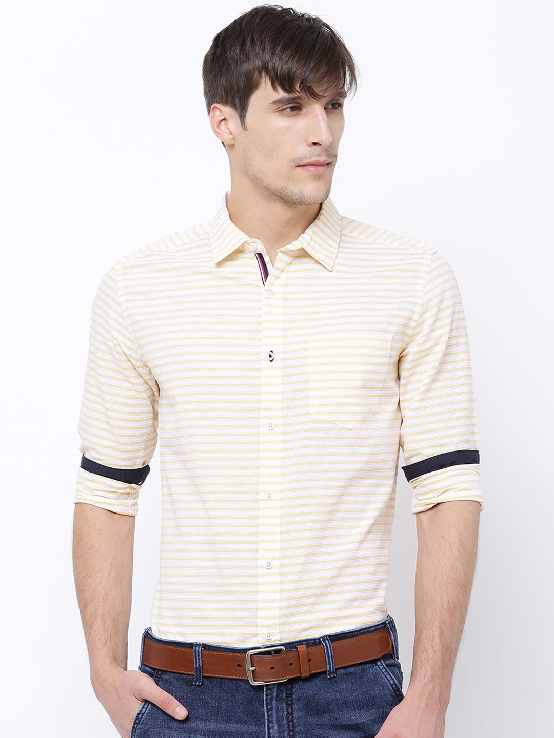

Black coffee Men White & Yellow Slim Fit Striped Casual Shirt