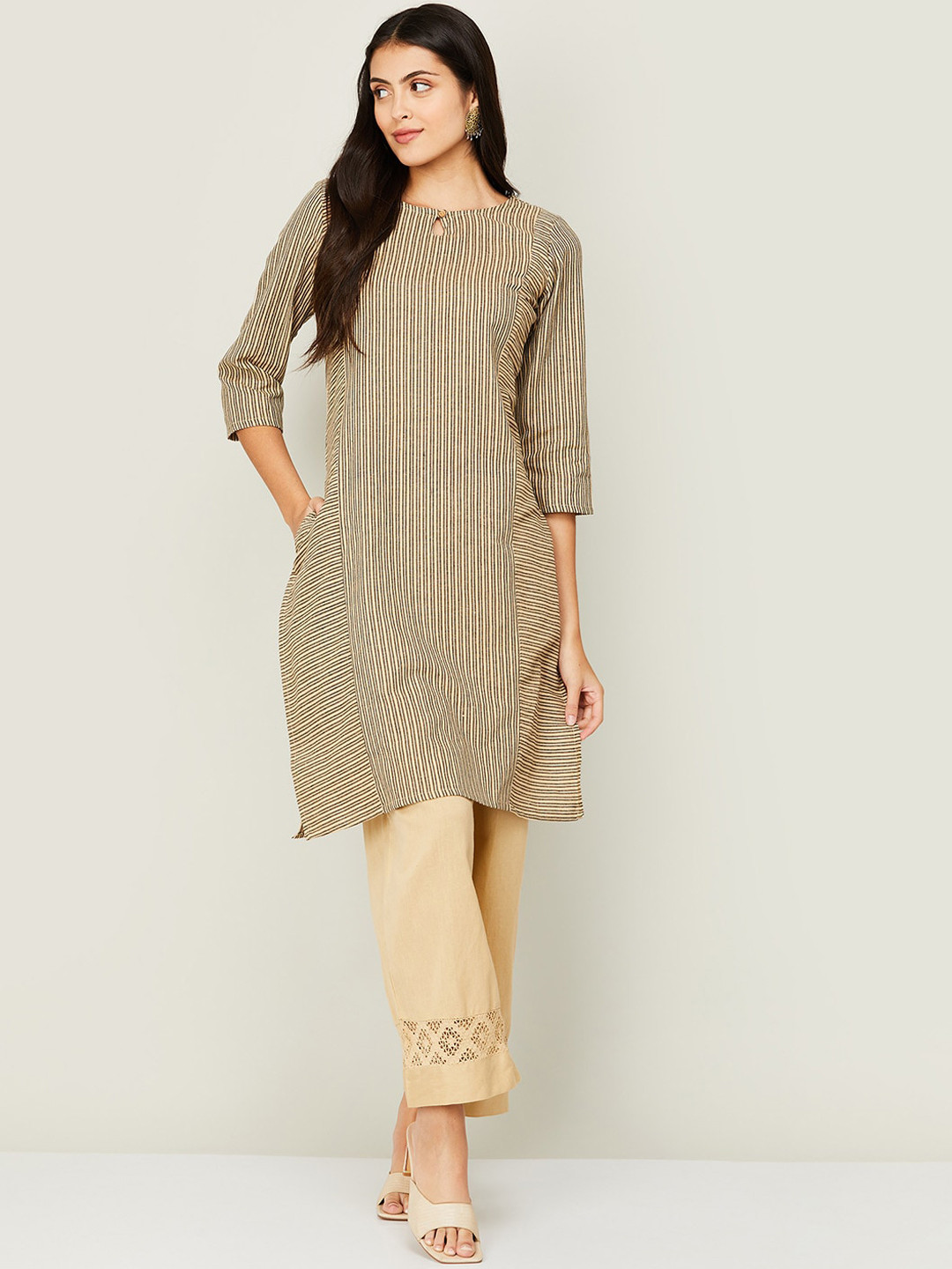 

Melange by Lifestyle Striped Keyhole Neck Pure Cotton Kurta, Black