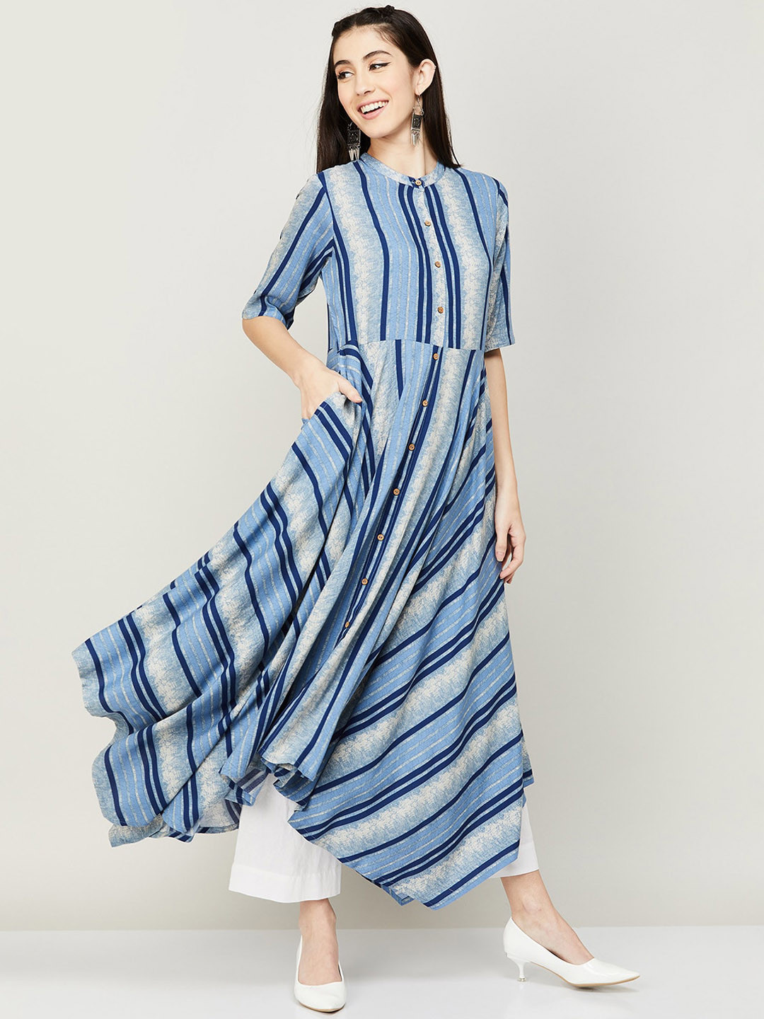 

Melange by Lifestyle Striped Asymmetric Kurta, Navy blue