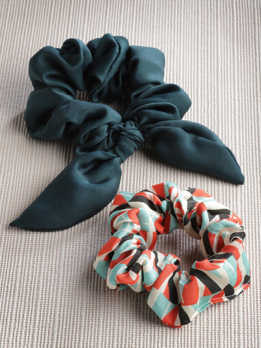 

SHAYE Women Set of 2 Ponytail Holders, Turquoise blue