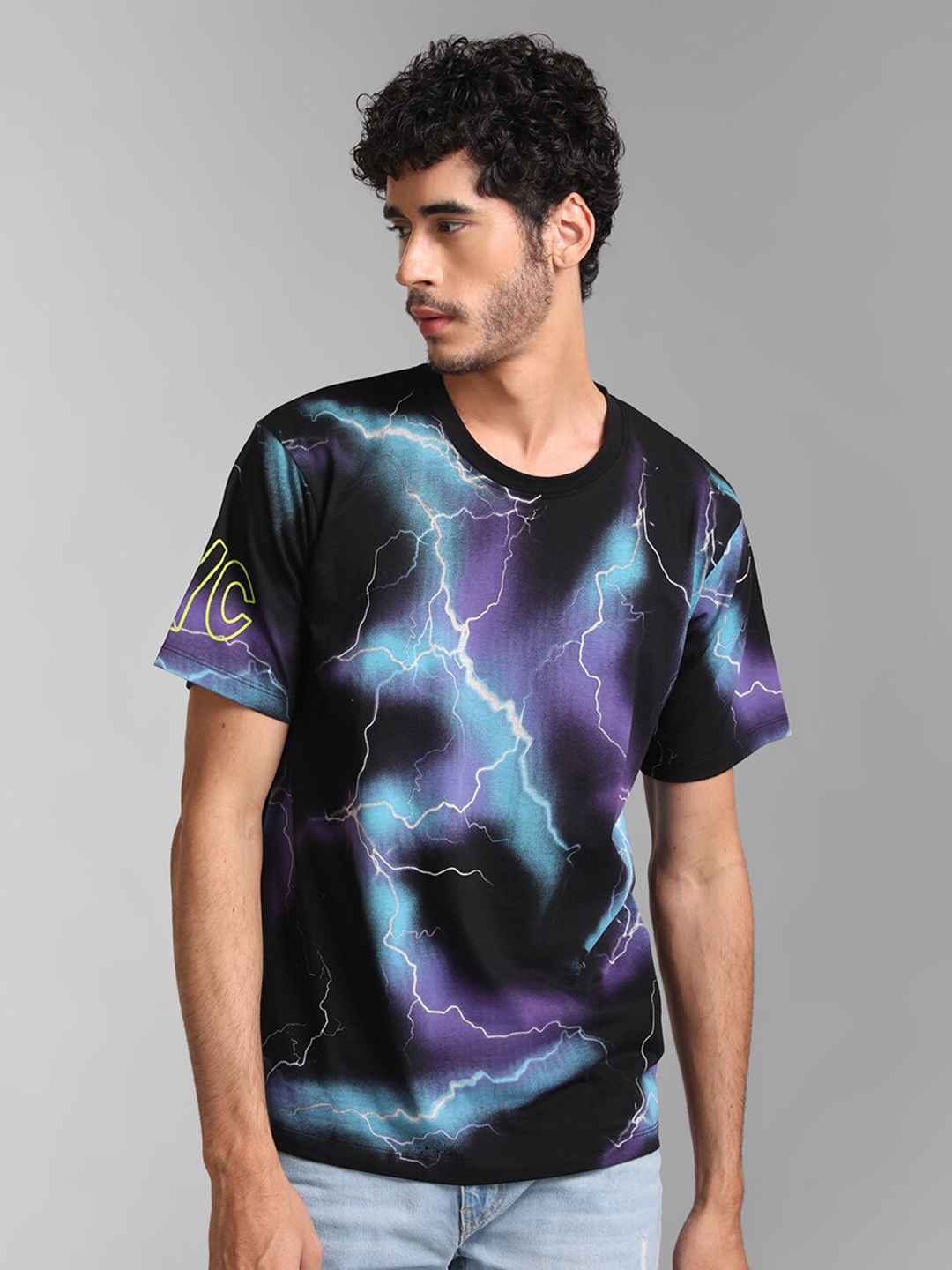 

KZ07 By Kazo Men Black Printed Cotton T-shirt