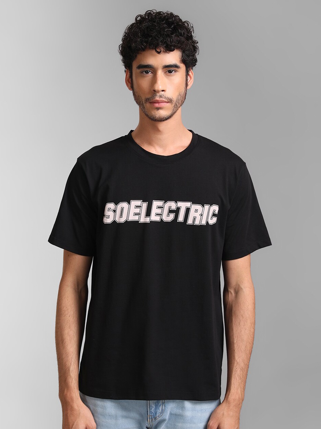 

KZ07 By Kazo Men Black Typography Printed Cotton T-shirt