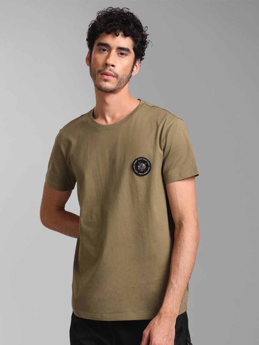 

KZ07 By Kazo Men Olive Green Printed Cotton T-shirt
