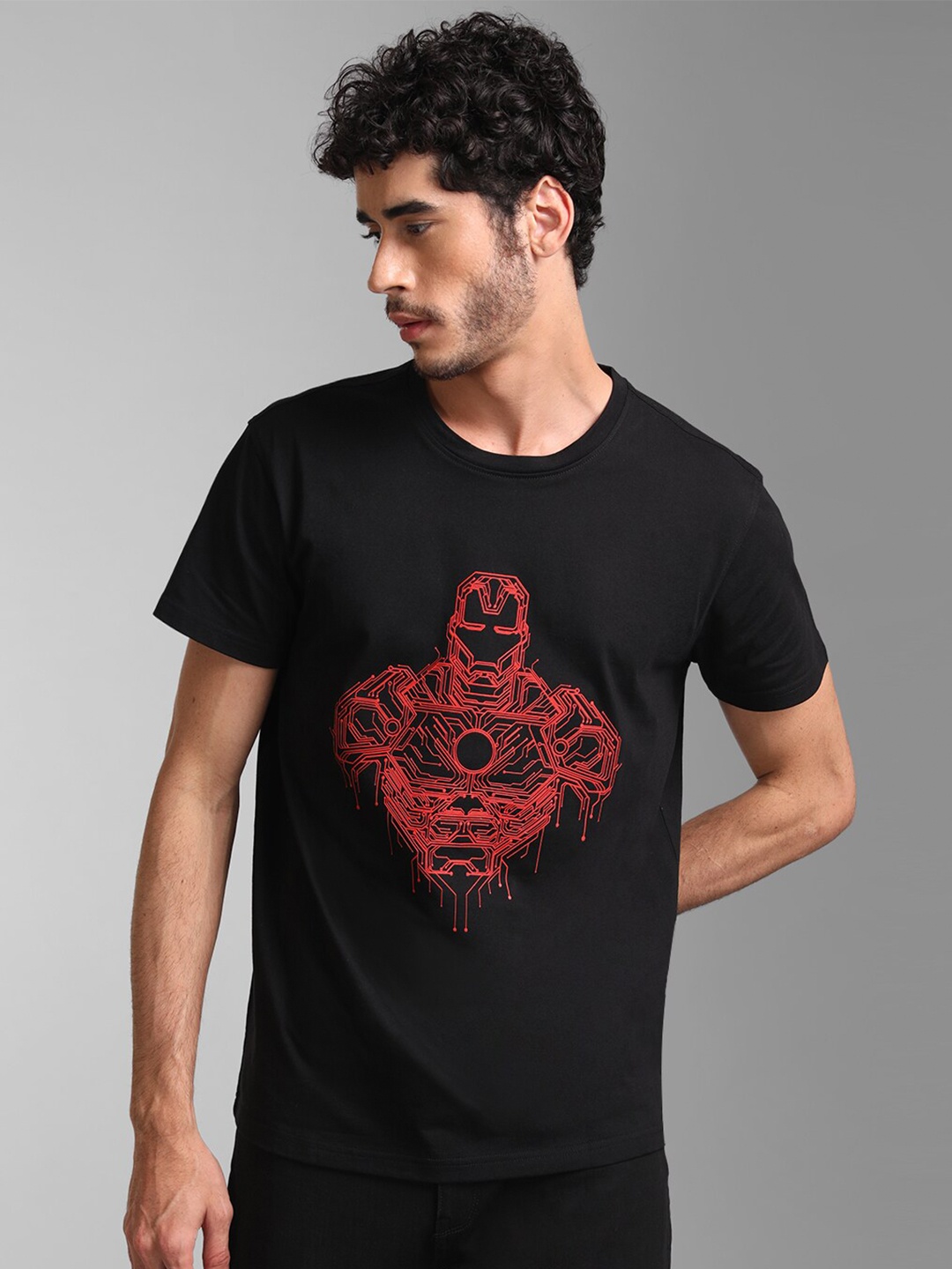 

KZ07 By Kazo Men Black Avengers Printed Cotton T-shirt
