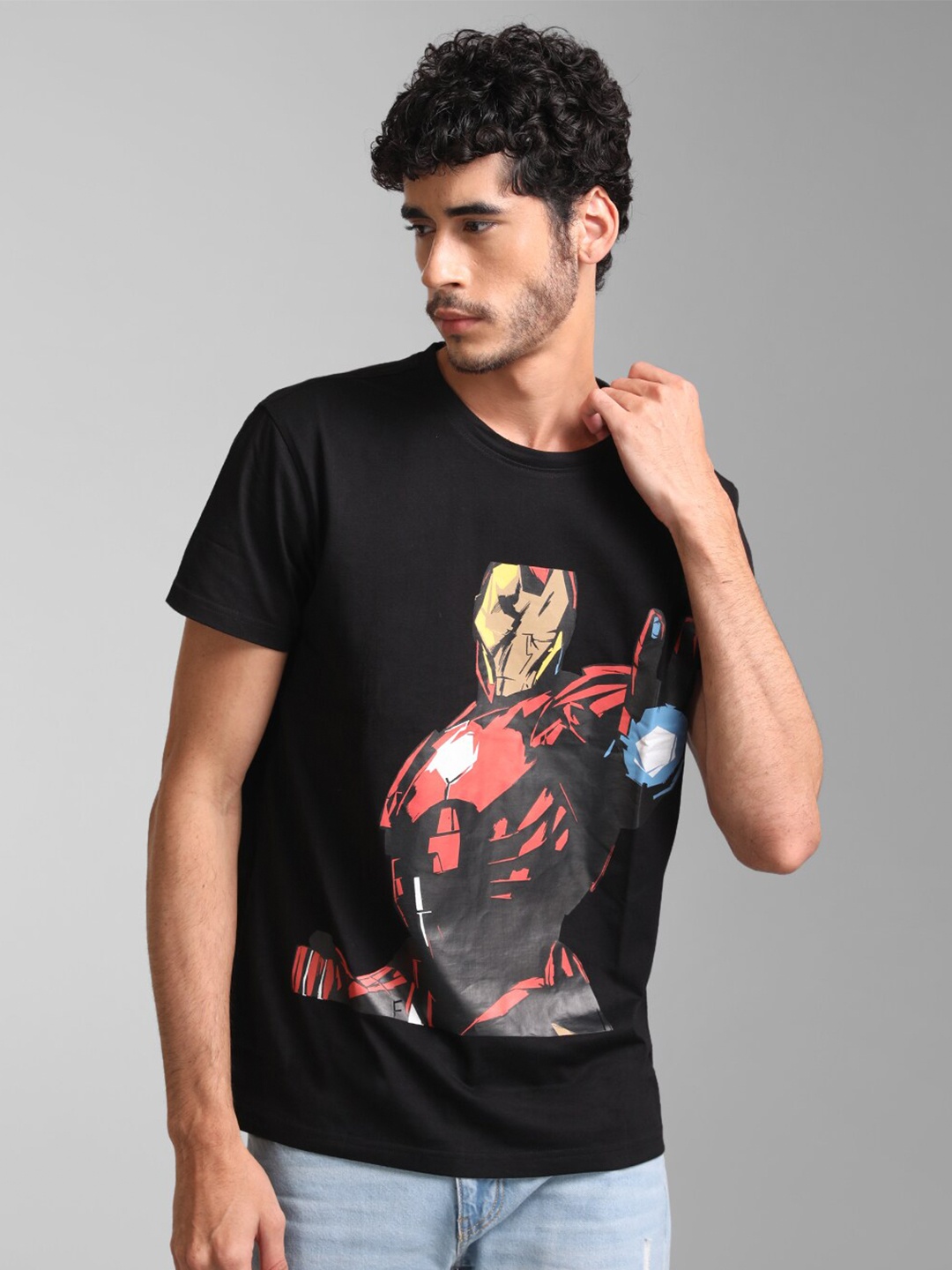 

KZ07 By Kazo Men Black Avengers Printed Cotton T-shirt