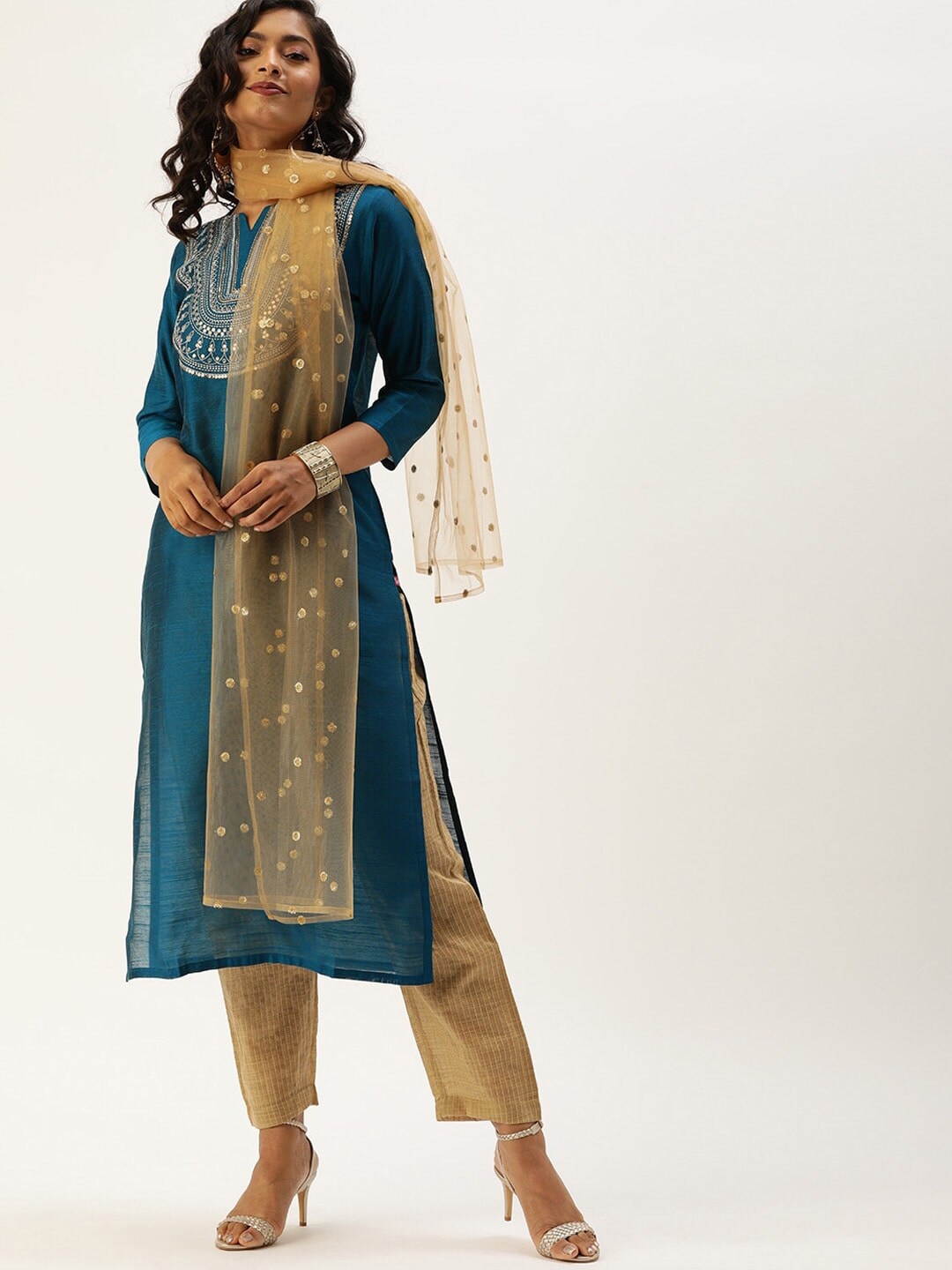 

KSUT Embroidered Keyhole Neck Kurta with Trousers & Dupatta, Teal