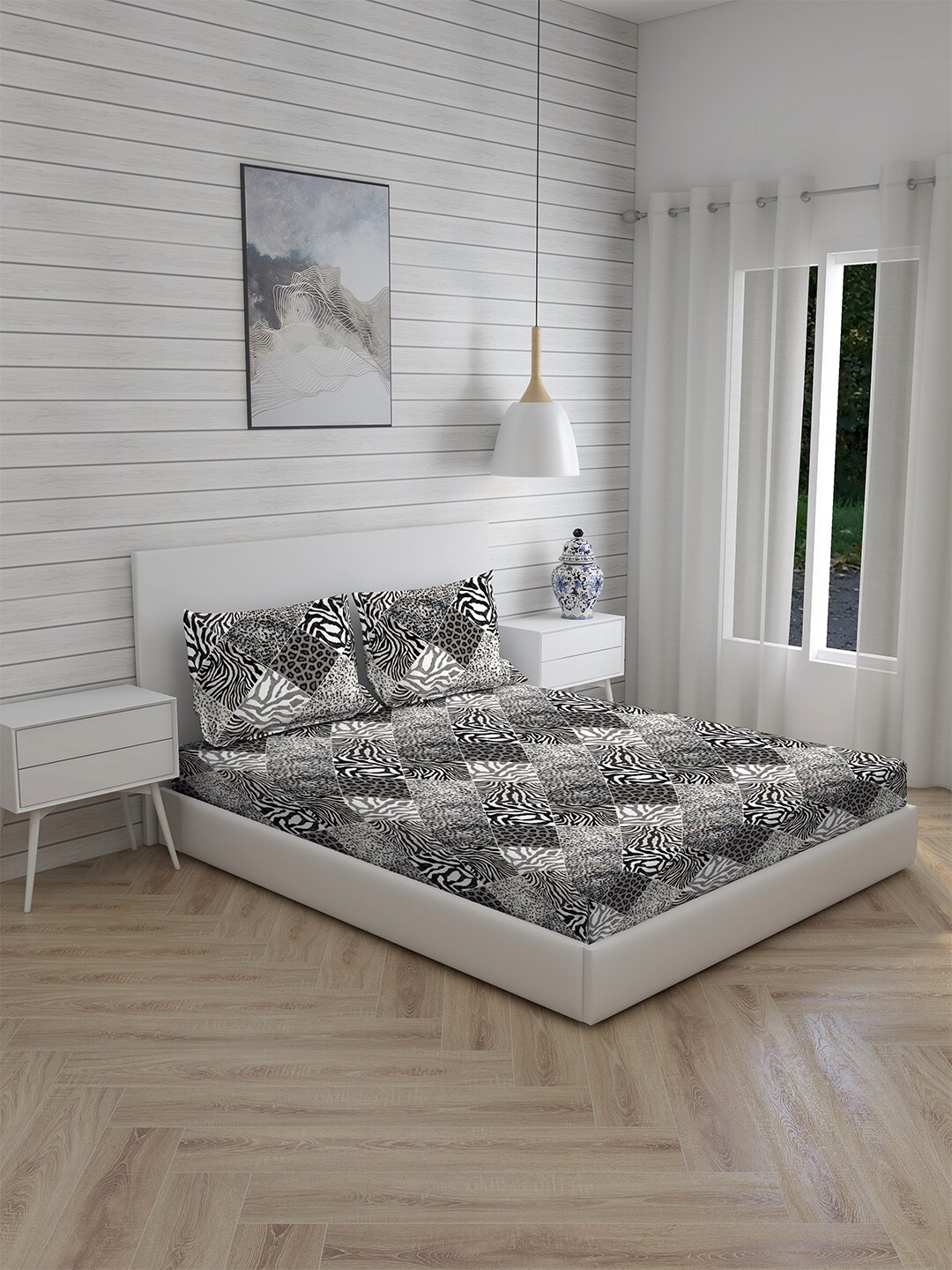 

Boutique Living India Grey 270 TC Cotton Super King Bedsheet with 2 Pillow Covers, Black