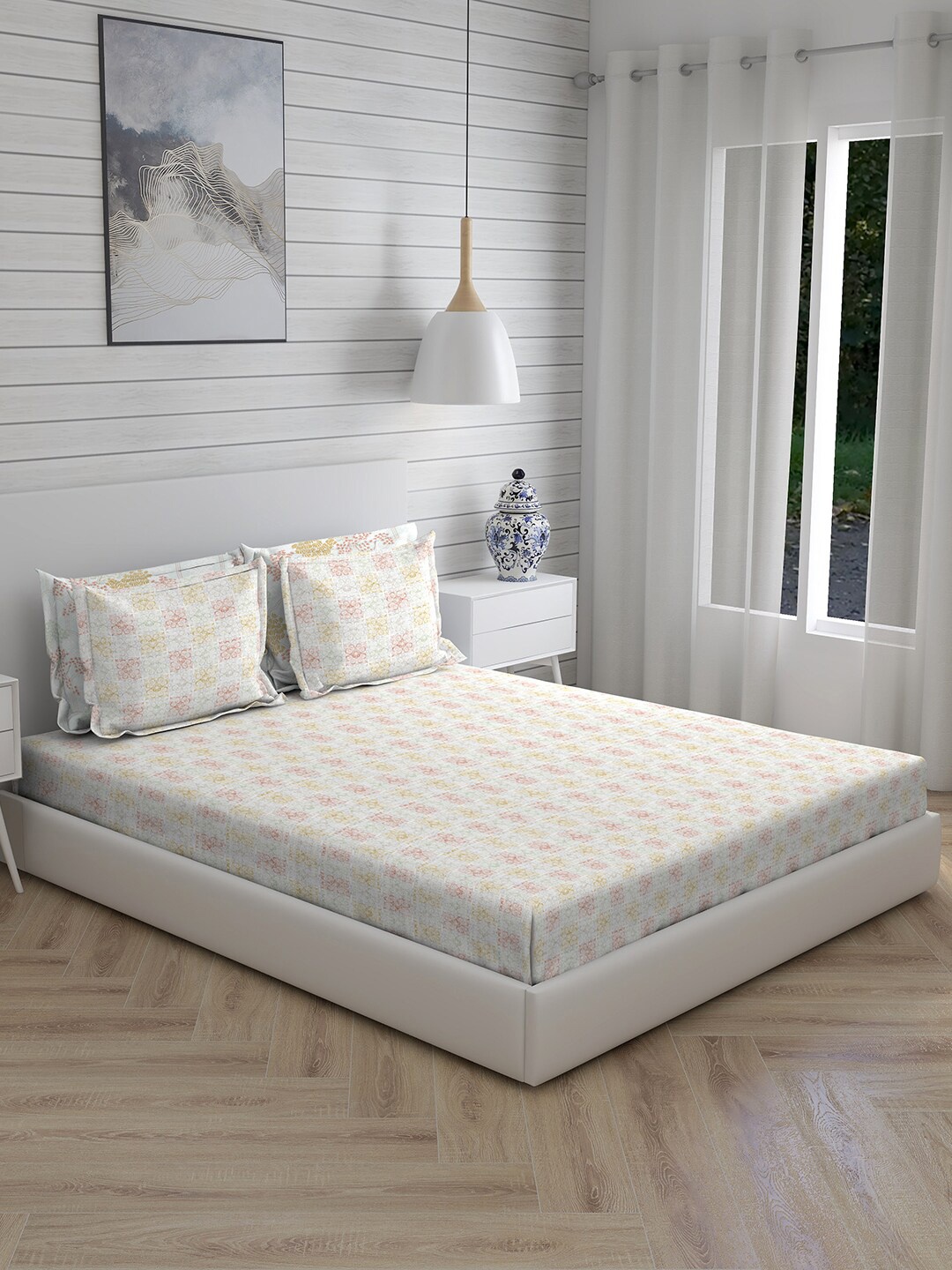 

Boutique Living India Yellow 600 TC Cotton Super King Bedsheet with 4 Pillow Covers