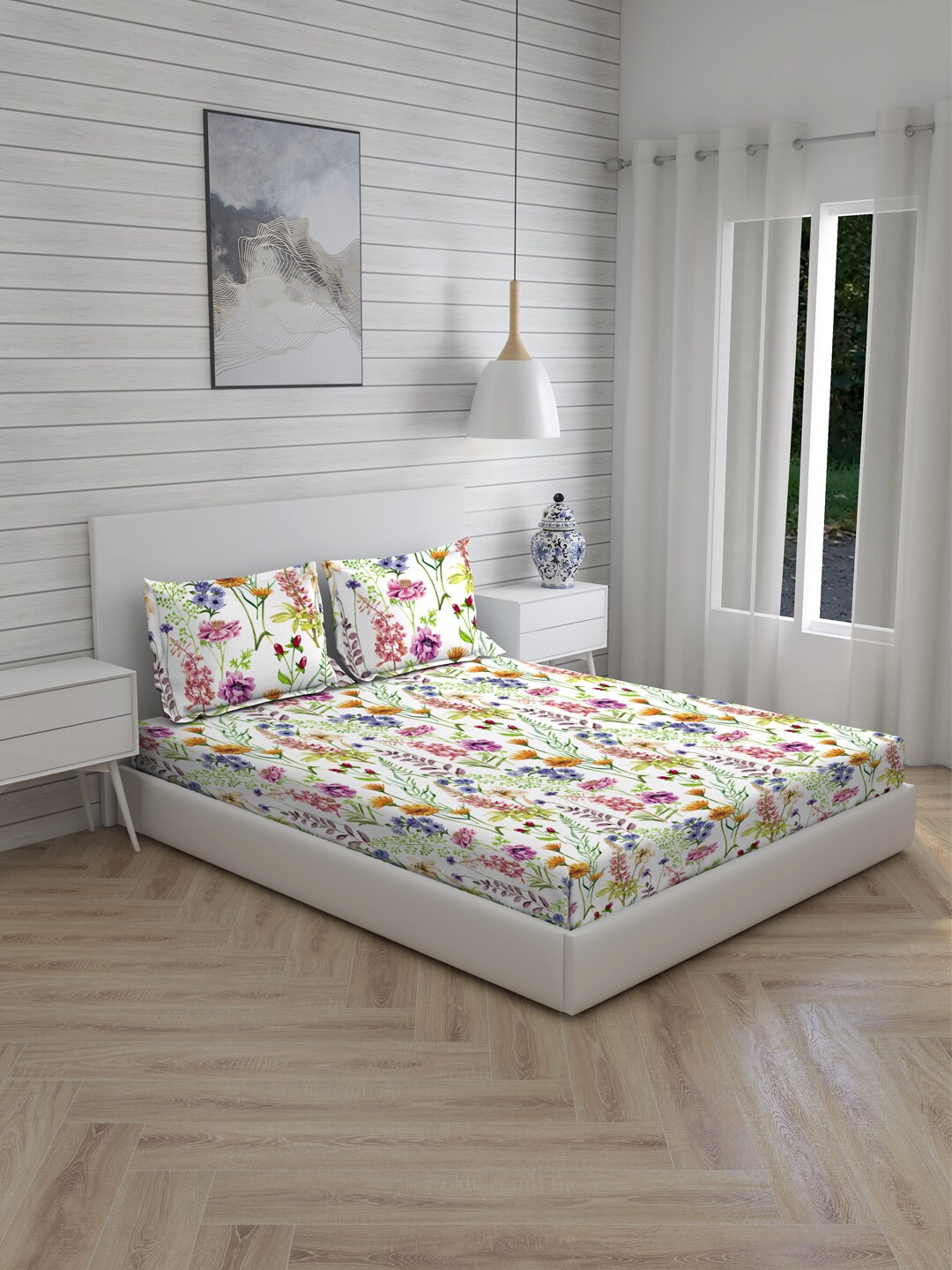 

Boutique Living India White & Blue 300 TC Cotton Super King Bedsheet with 2 Pillow Covers