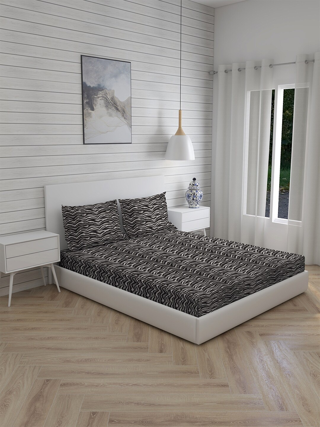 

Boutique Living India Black & Grey 260 TC King Bedsheet with 2 Pillow Covers