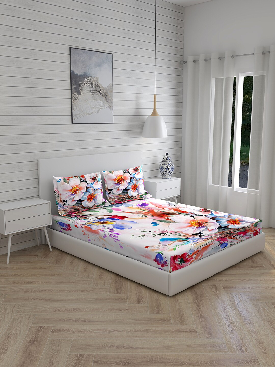

Boutique Living India White & Blue Pure Cotton 260 TC King Bedsheet With 2 Pillow Covers