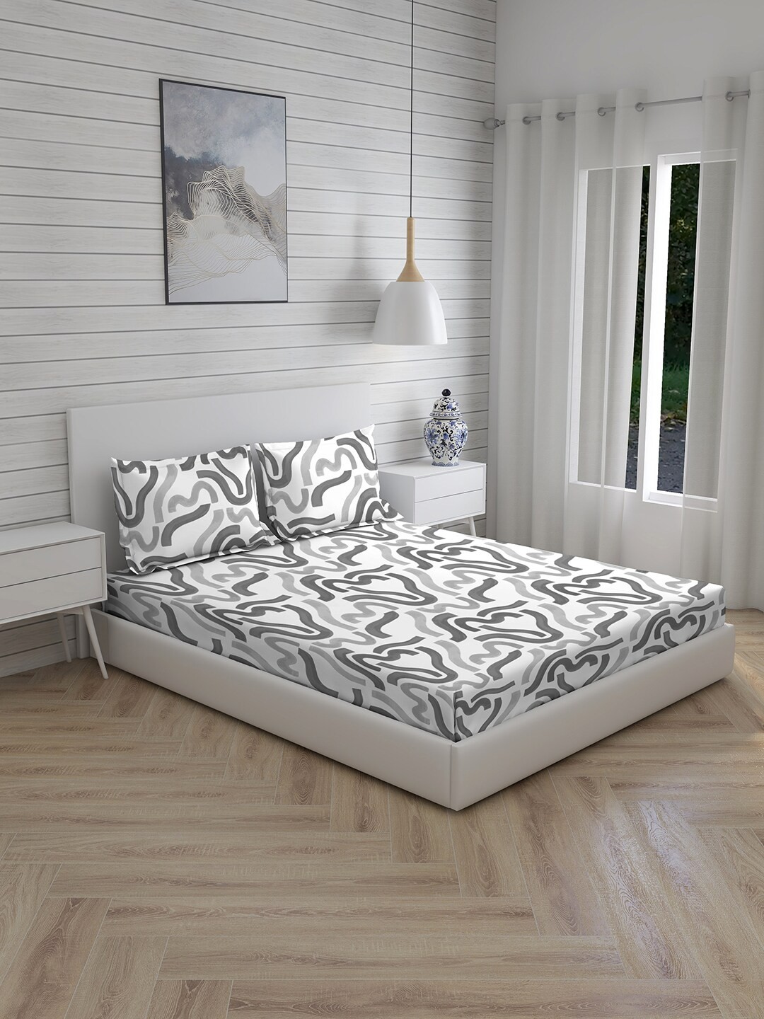 

Boutique Living India Grey & White Pure Cotton 150 TC King Bedsheet With 2 Pillow Covers