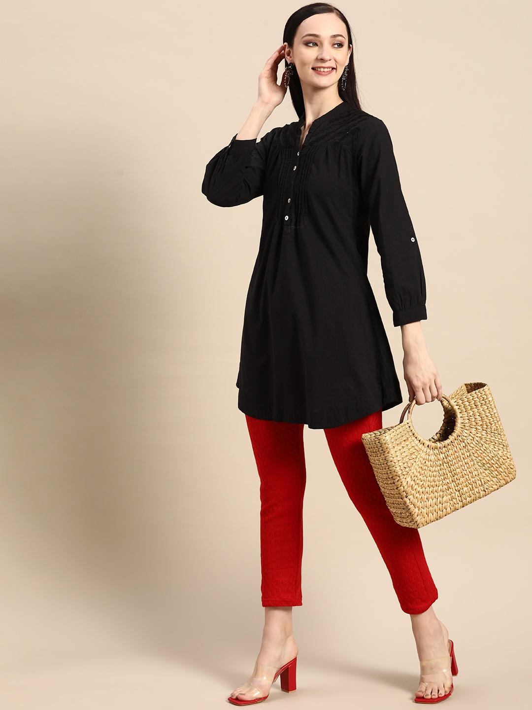 

Saadgi Women Red Knitted Regular Fit Wool Trousers