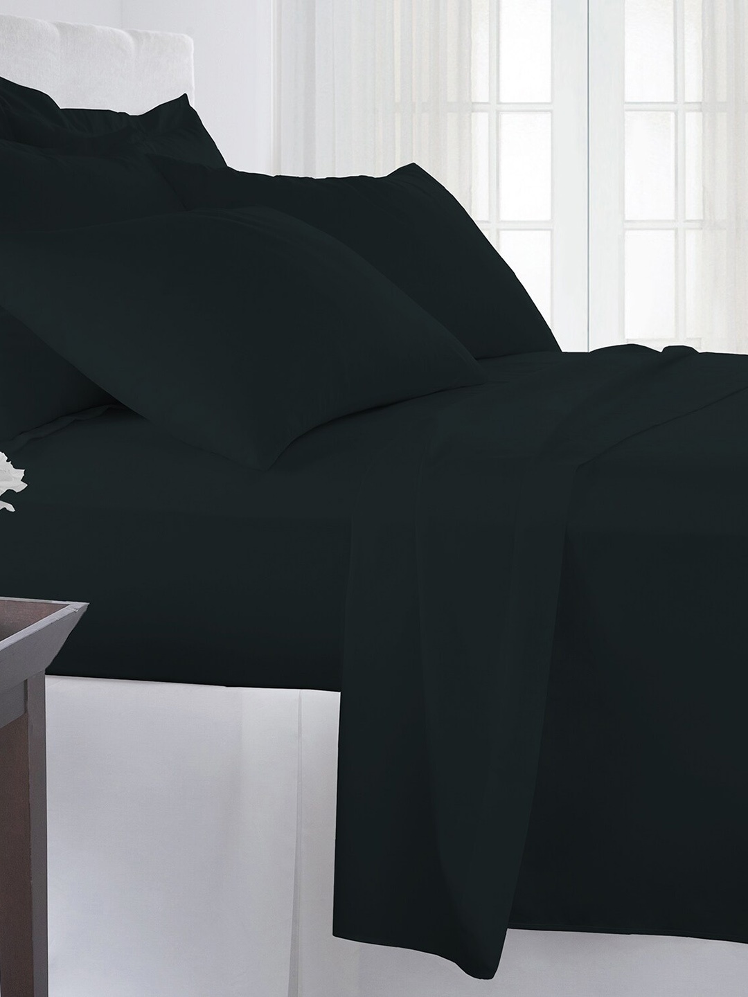 

PIZUNA LINENS Black Cotton 400 TC Fitted Queen Bedsheet With 2 Pillow Covers