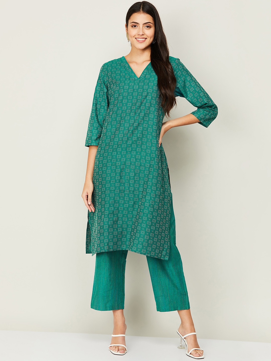 

Melange by Lifestyle Women Printed Pure Cotton Kurta with Trousers, Green