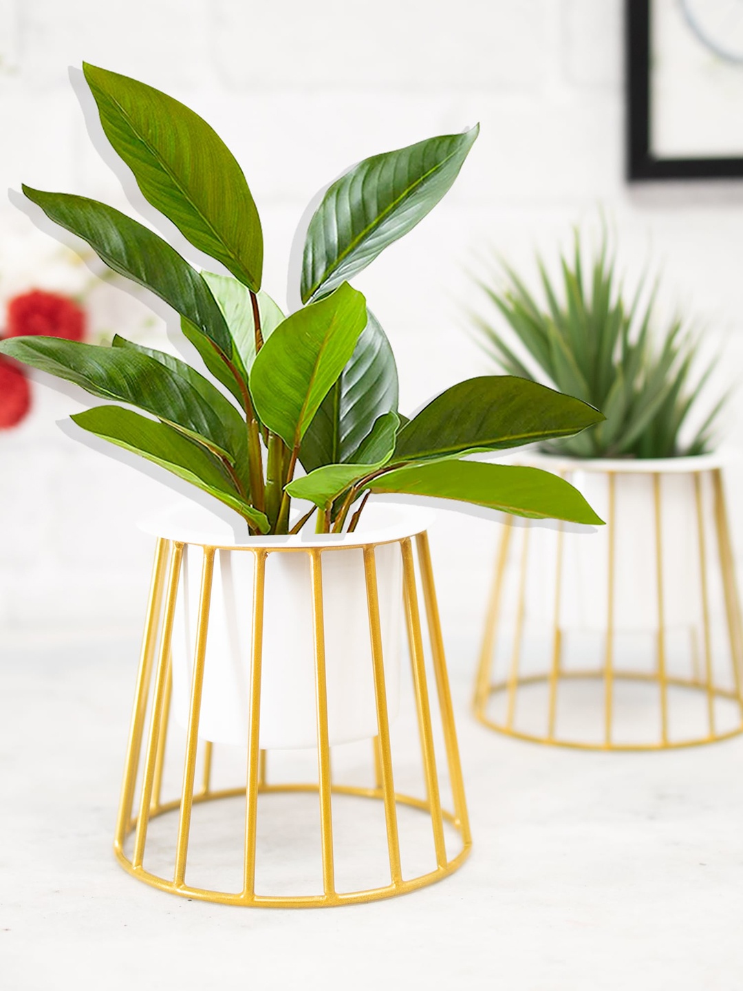 

Homesake Set of 2 Metal Planter With Stand, Gold