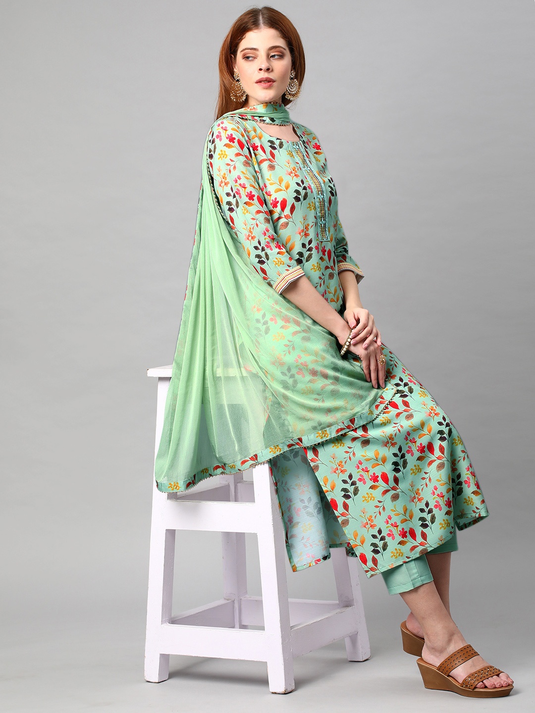 

GoSriKi Women Floral Printed Kurta With Trousers & Dupatta, Sea green