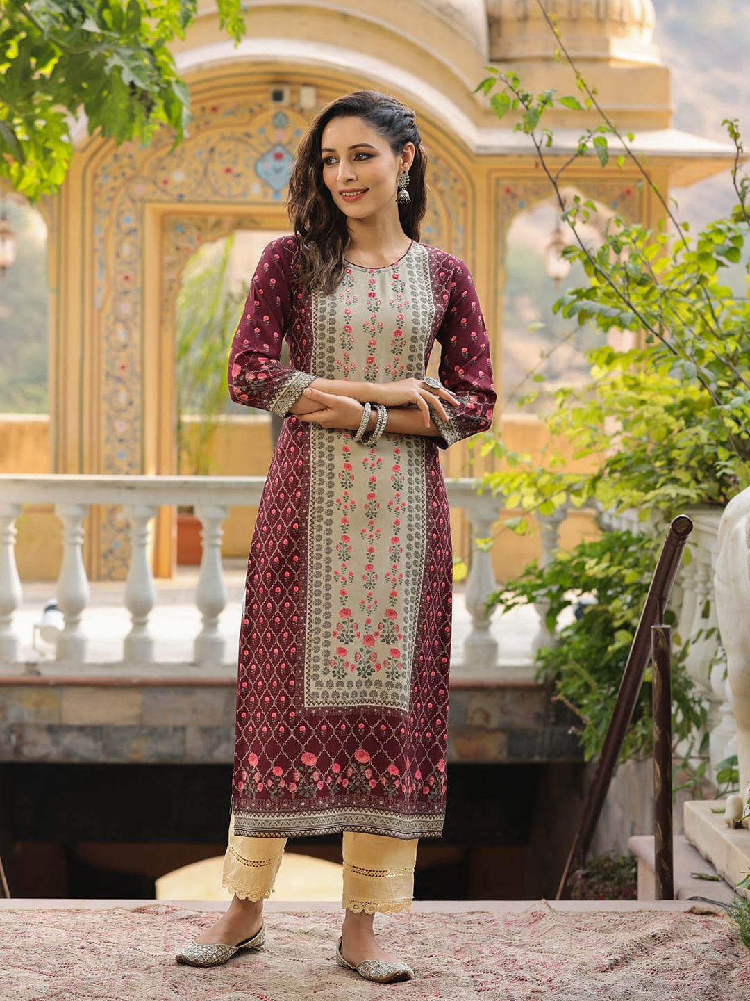 

Rain & Rainbow Round Neck Floral Printed Kurta, Maroon