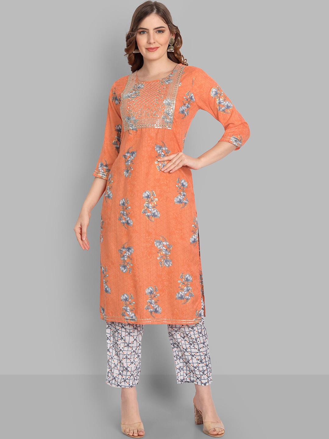 

SINGNI Women Floral Printed Sequinned Kurta with Trousers, Orange