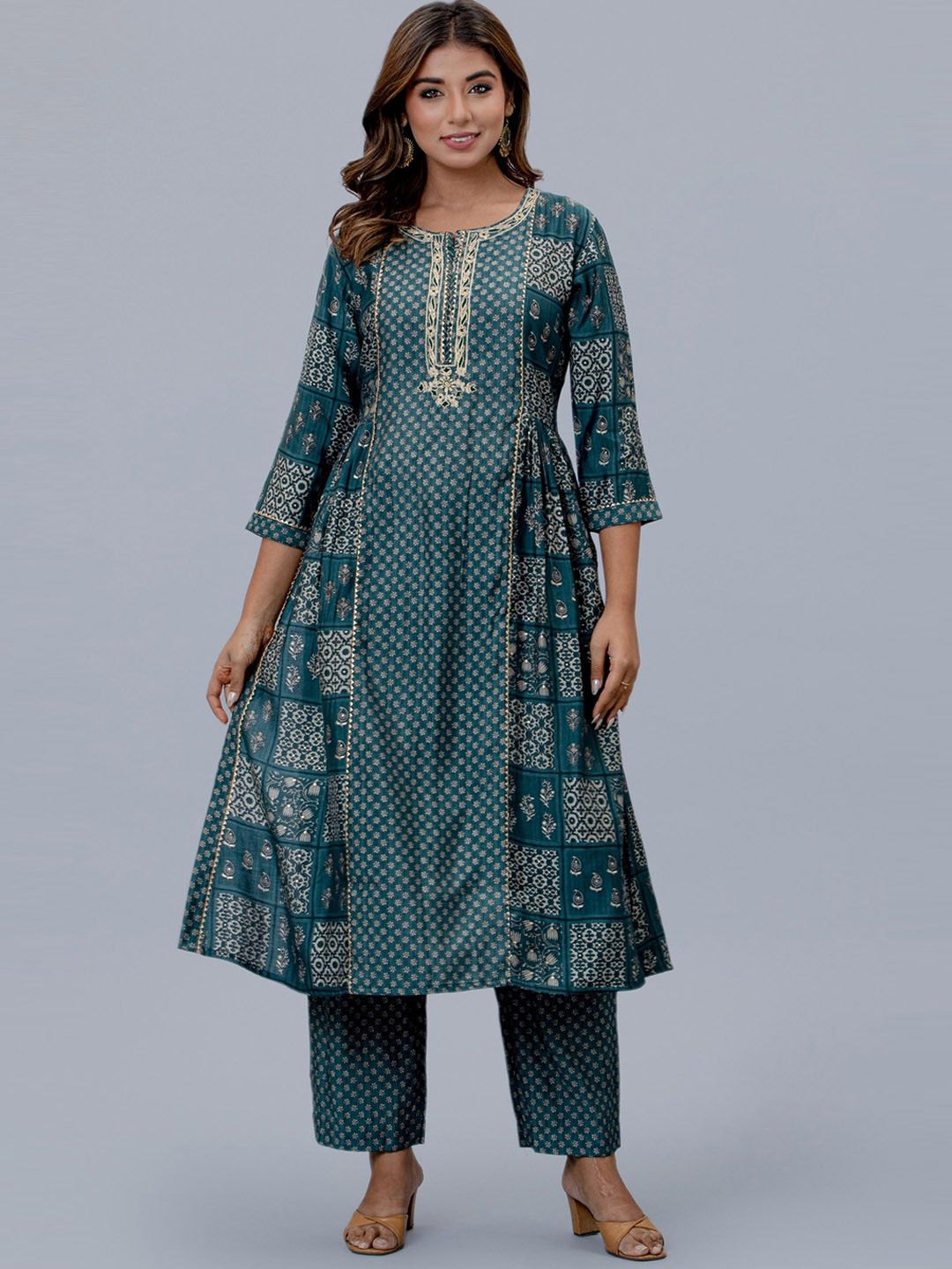 

EtnicaWear Women Ethnic Motifs Printed Panelled Kurta with Palazzos, Green