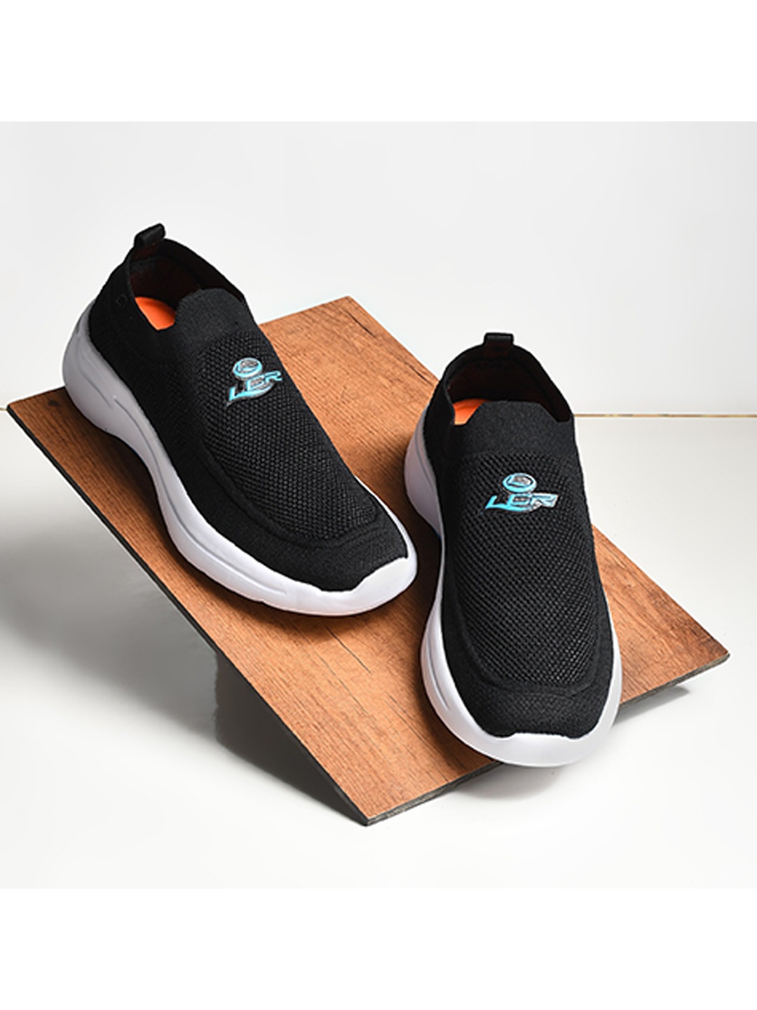 

Lancer Men Textile Running Non-Marking Shoes, Black