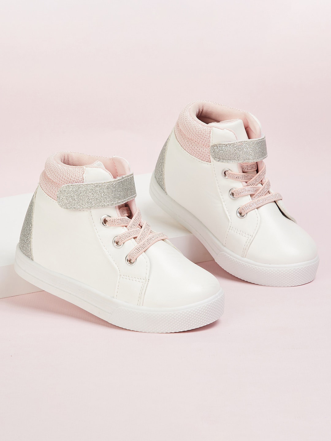 

Fame Forever by Lifestyle Girls White Woven Design PU Flatforms