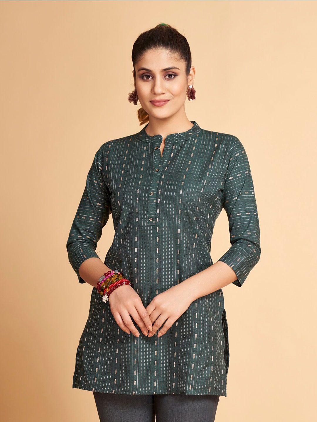 

SHOPGARB Striped Mandarin Collar Kurti, Green